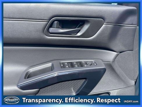 Certified 2024 Nissan Pathfinder SV image 18