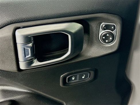 Used 2020 Jeep Wrangler Sport image 17