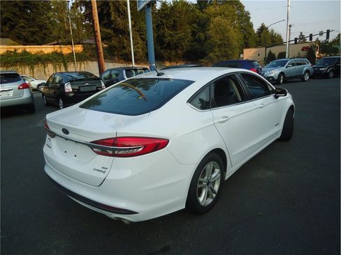 Used 2018 Ford Fusion SE FWD image 6