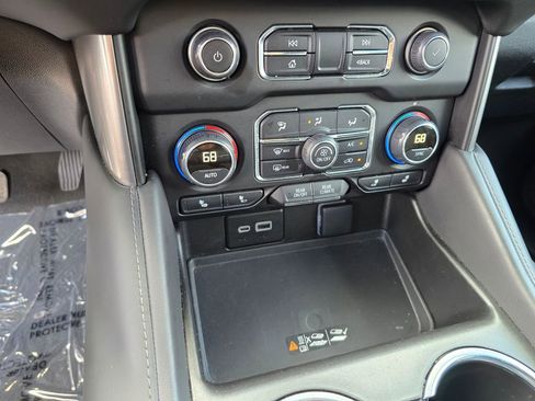 Used 2024 Chevrolet Tahoe LT AWD/4WD image 27