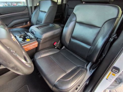 Used 2019 Chevrolet Suburban Premier image 16