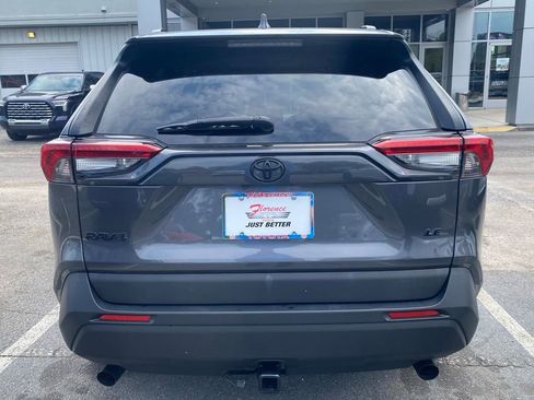Used 2021 Toyota RAV4 LE FWD image 12