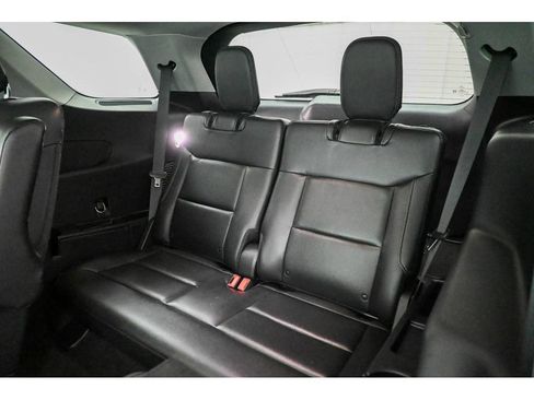 Used 2020 Ford Explorer XLT w/ Equipment Group 202A AWD/4WD image 25