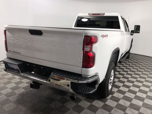 Used 2024 Chevrolet Silverado 2500 LT AWD/4WD image 45