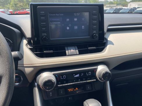 Used 2019 Toyota RAV4 XLE w/ Convenience Package FWD image 21