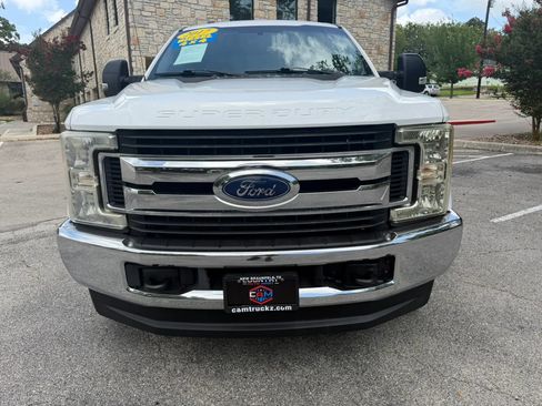 Used 2017 Ford F250 XLT AWD/4WD image 2