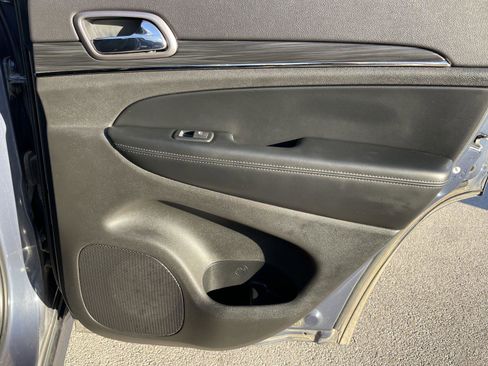 Used 2020 Jeep Grand Cherokee Limited X image 22