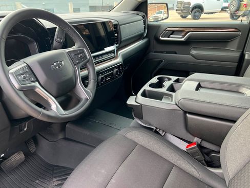 Used 2025 Chevrolet Silverado 1500 RST w/ Z71 Off-Road Package image 16