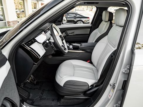 Used 2024 Land Rover Range Rover Sport Dynamic SE image 14