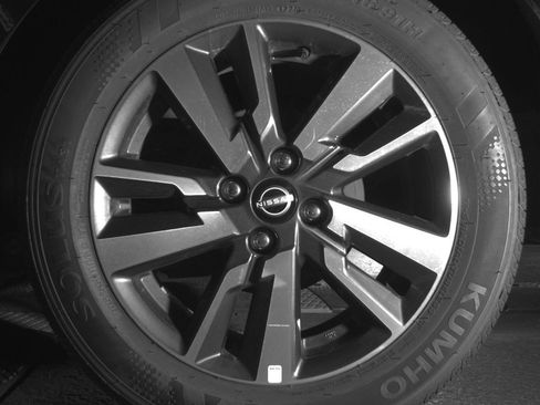 Used 2025 Nissan Versa SV FWD image 14