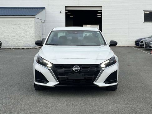 Used 2025 Nissan Altima 2.5 SV AWD/4WD image 2