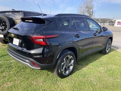 New 2026 Chevrolet Trax LT w/ Driver Confidence Package FWD image 4