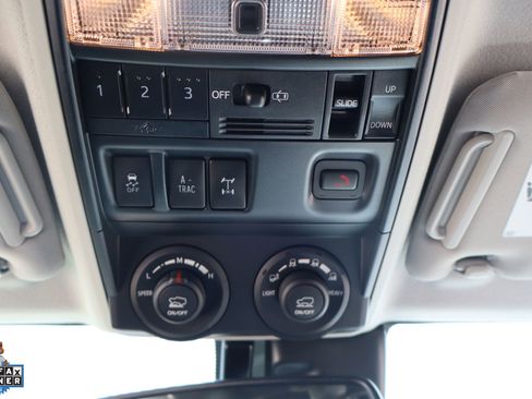 Used 2022 Toyota 4Runner TRD Off-Road Premium w/ Moonroof Package AWD/4WD image 23