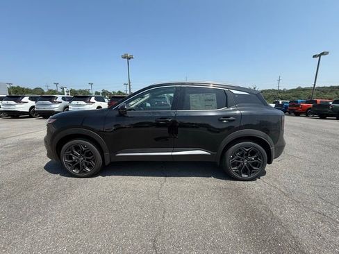 New 2025 Nissan Kicks SR w/ SR Premium Package image 8