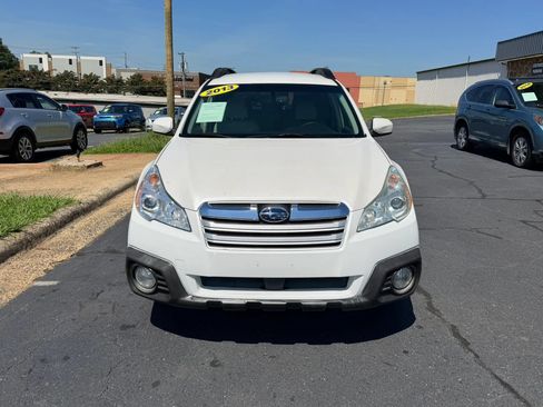 Used 2013 Subaru Outback 2.5i Premium w/ Popular Pkg 1B AWD/4WD image 2