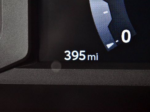 Certified 2025 Toyota Tacoma SR5 image 27