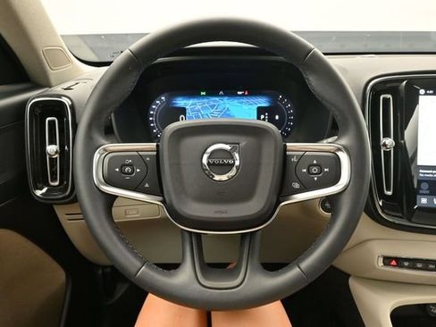 Used 2026 Volvo XC40 B5 Plus AWD/4WD image 23