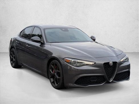 Used 2020 Alfa Romeo Giulia w/ Quick Order Package 22K Sport image 8