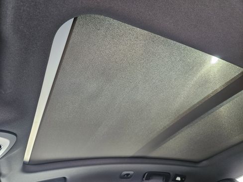 Certified 2025 Porsche Macan image 29