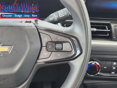 Used 2024 Chevrolet TrailBlazer LS image 27