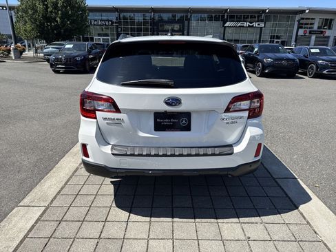 Used 2017 Subaru Outback 3.6R Touring w/ Popular Package #5A AWD/4WD image 10
