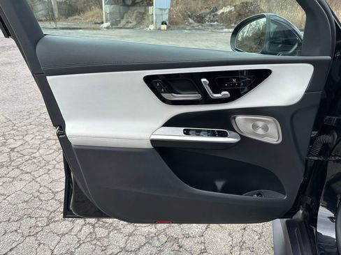 Used 2024 Mercedes-Benz GLC 300 4MATIC image 18