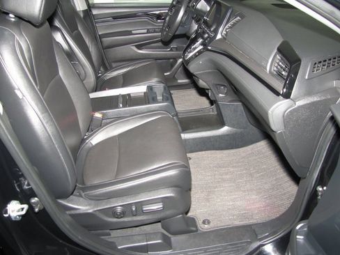Used 2023 Honda Odyssey Touring image 18