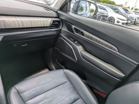 Certified 2025 Kia Telluride SX Prestige AWD/4WD image 15