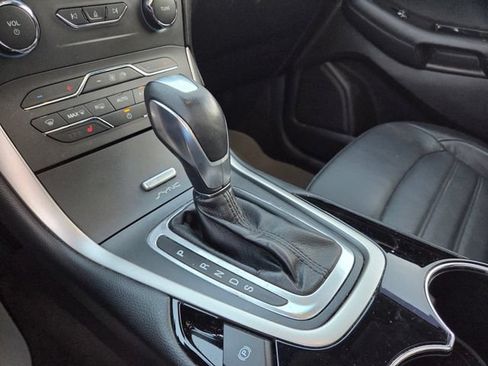 Used 2017 Ford Edge SEL w/ Equipment Group 201A AWD/4WD image 18
