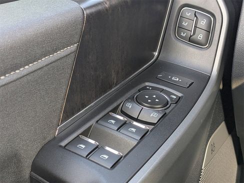 Used 2024 Ford F250 Lariat w/ Chrome Package image 22