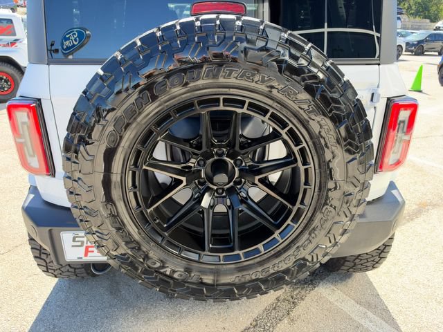 Used 2025 Ford Bronco Outer Banks AWD/4WD image 12