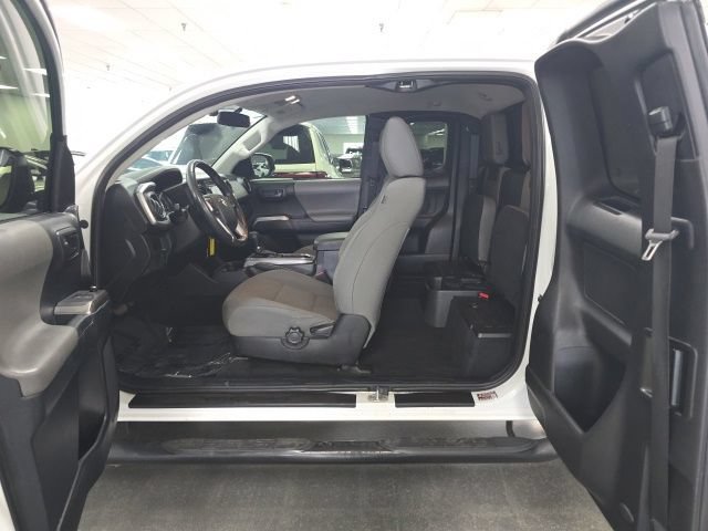 Used 2016 Toyota Tacoma SR5 RWD image 16
