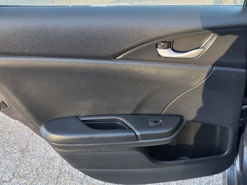 Used 2021 Honda Civic Sport image 28