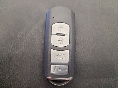 Used 2017 Toyota Yaris iA image 32