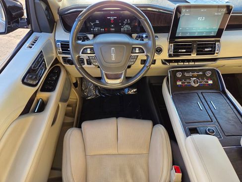 Used 2021 Lincoln Navigator Reserve w/ Luxury Package AWD/4WD image 14