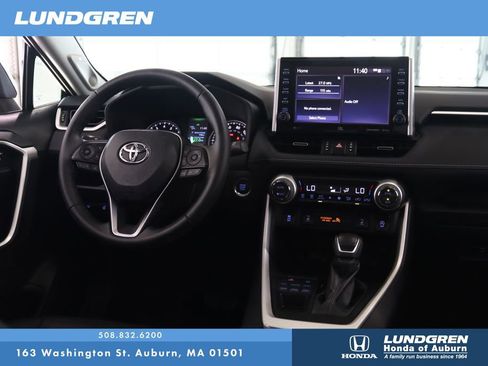 Used 2022 Toyota RAV4 XLE Premium AWD/4WD image 4