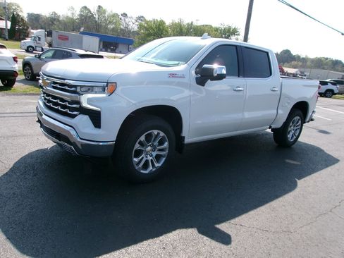 New 2026 Chevrolet Silverado 1500 LTZ w/ LTZ Premium Package AWD/4WD image 8