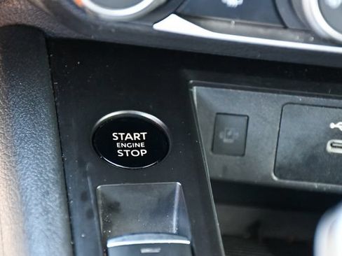 Used 2025 Nissan Kicks SV FWD image 31