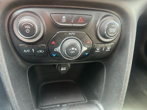 Used 2015 Dodge Dart GT image 25