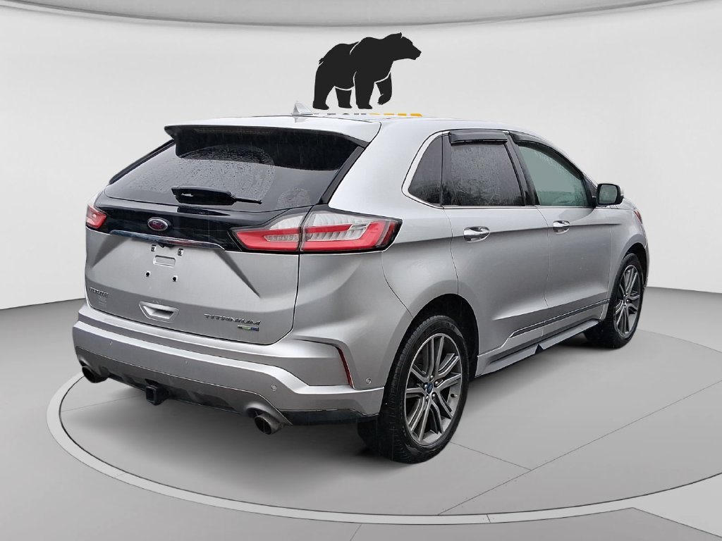Used 2019 Ford Edge Titanium w/ Equipment Group 301A AWD/4WD image 3