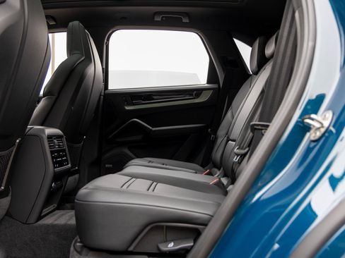 New 2025 Porsche Cayenne S image 42