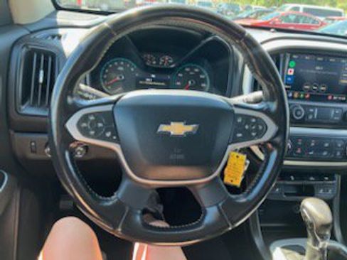 Used 2022 Chevrolet Colorado LT w/ Luxury Package image 6
