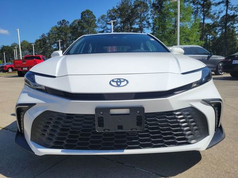 Certified 2025 Toyota Camry SE w/ Convenience Package FWD image 4