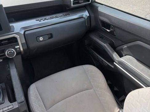 Used 2024 Toyota Tacoma SR5 AWD/4WD image 12