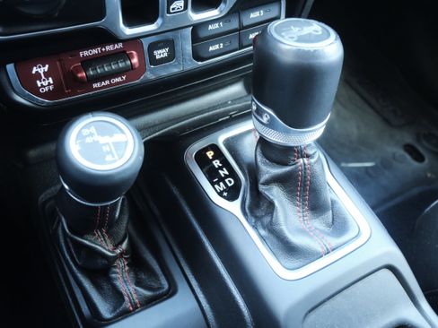 Used 2019 Jeep Wrangler Unlimited Rubicon w/ Dual Top Group image 20