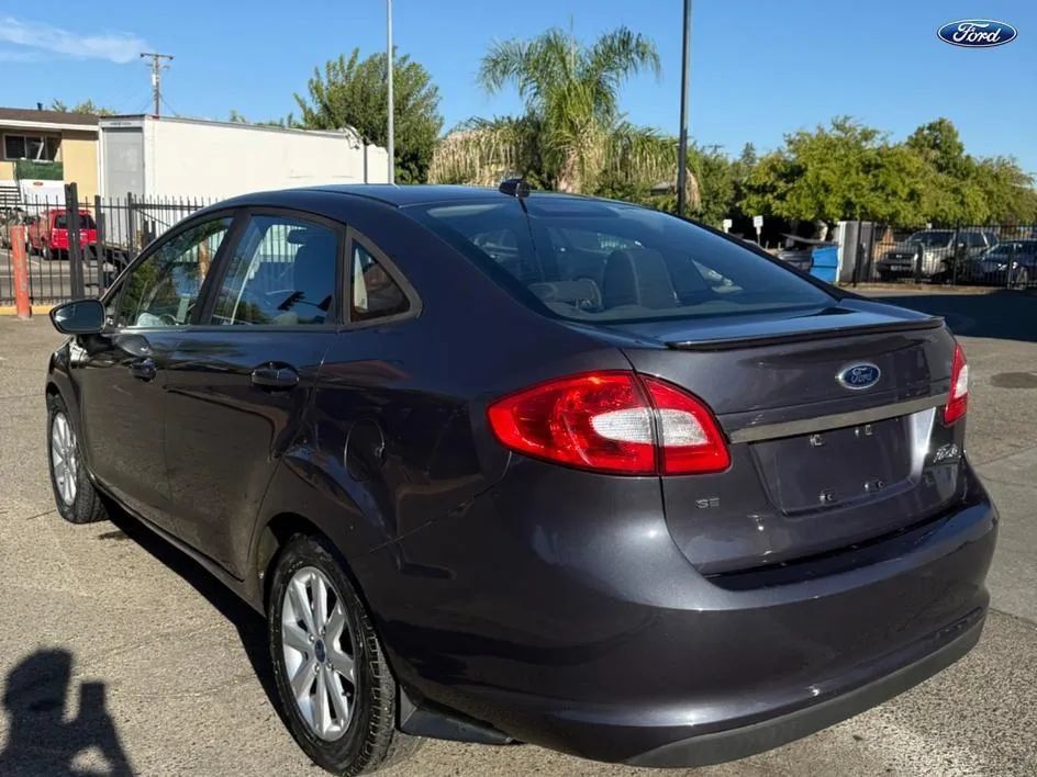 Used 2012 Ford Fiesta SE FWD image 6