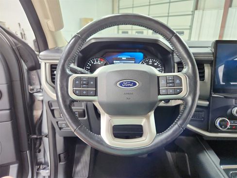 Used 2023 Ford Expedition Max XLT image 23