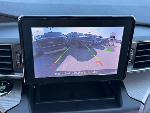 Used 2020 Ford Explorer XLT w/ Equipment Group 202A AWD/4WD image 27