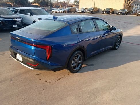 Used 2025 Kia K4 LXS image 9