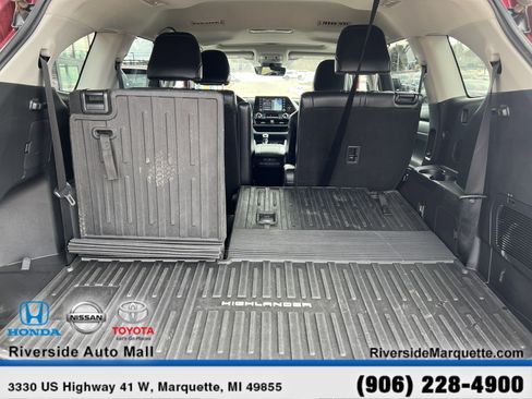 Used 2022 Toyota Highlander XLE image 8